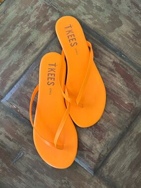 TKEES ZINC neon orange thong flip flops sandals women’s size 8